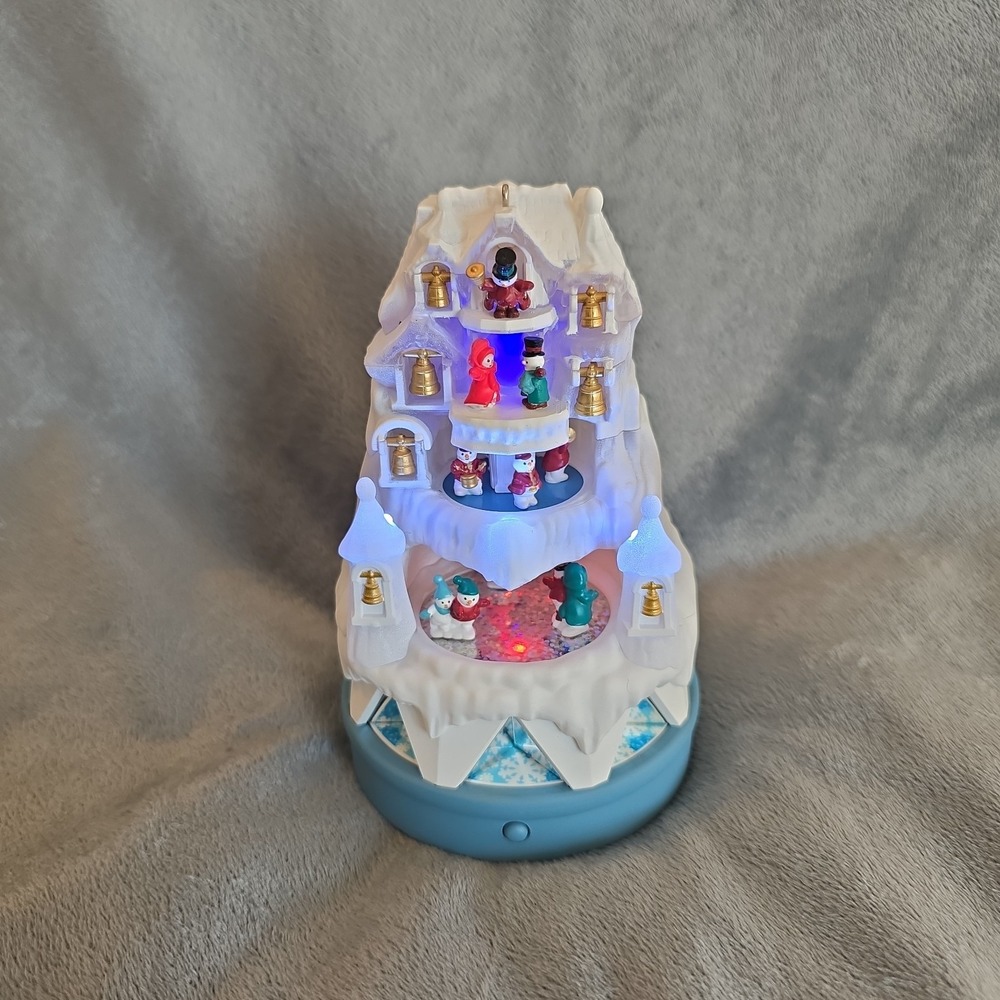 2016 Hallmark Winter Wonderland "Magic" Light Sound Motion Christmas Keepsake